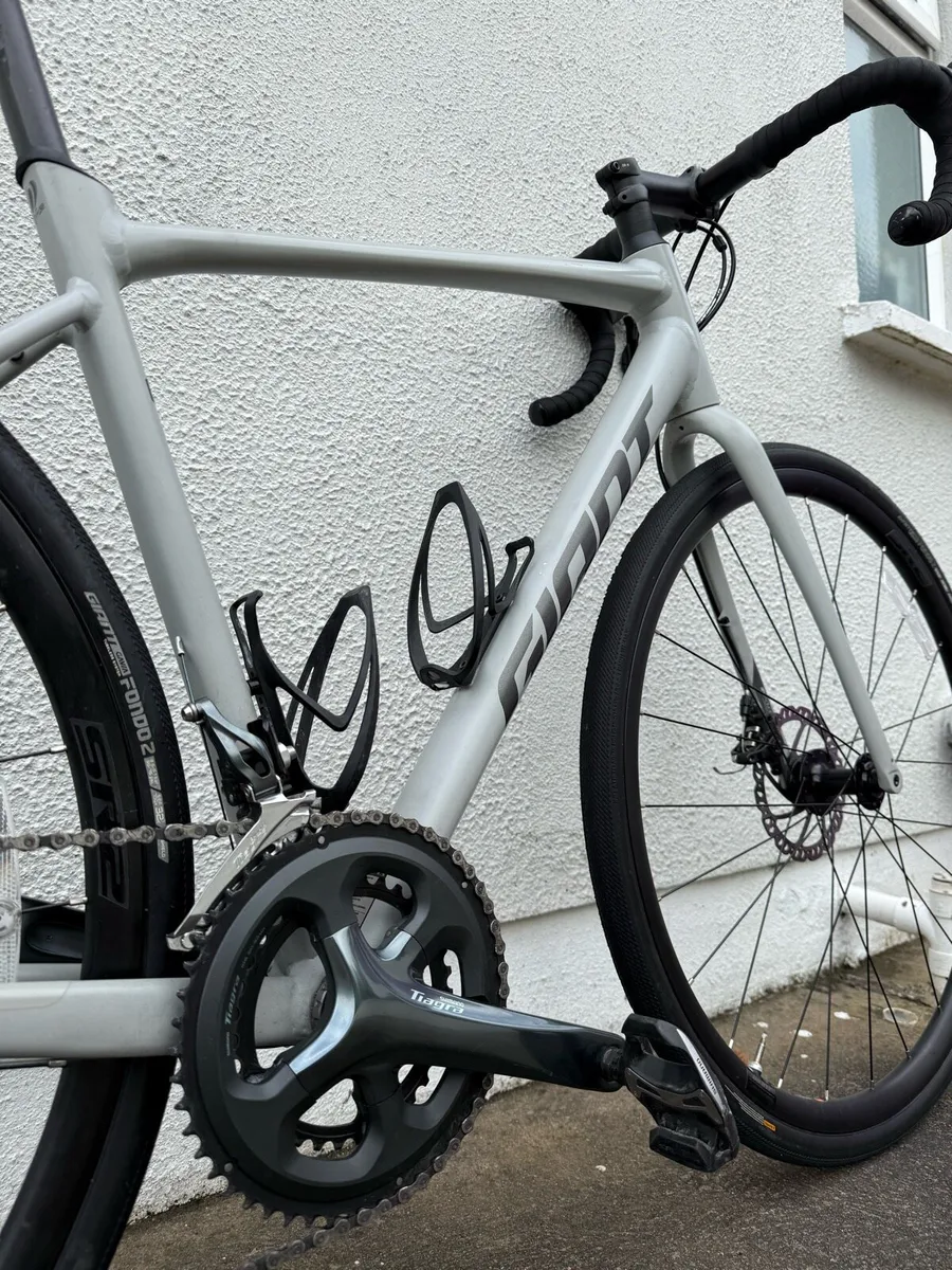 Giant Contend AR 2 Disc Road Bike - Image 3