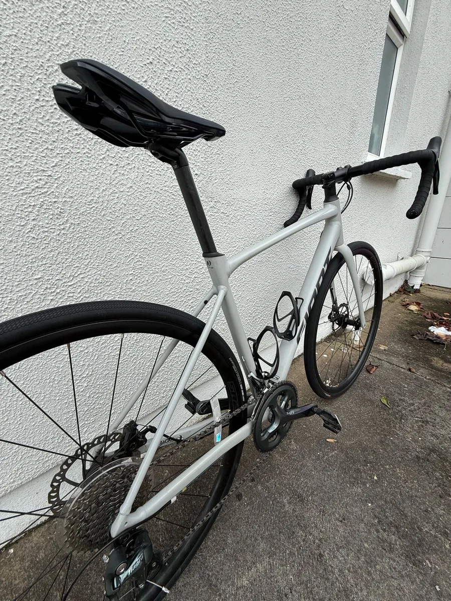 Giant Contend AR 2 Disc Road Bike - Image 4