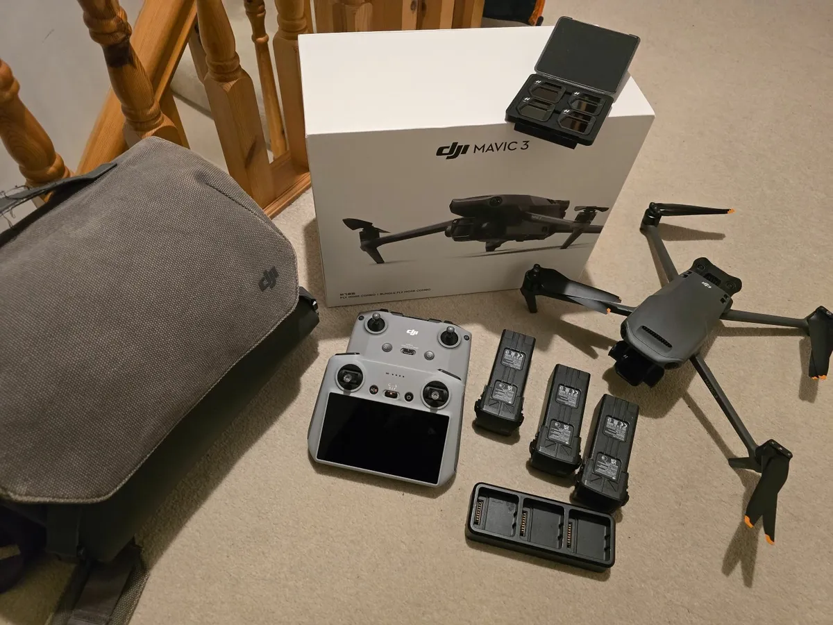 DJI Mavic 3 Fly More Combo - Image 2