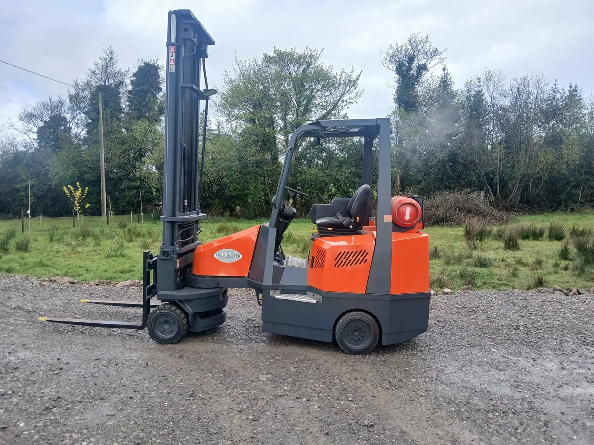 Forklift - Image 2