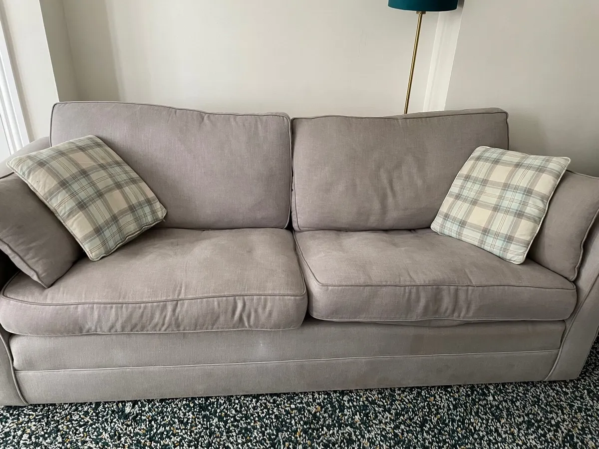 Couch - Image 2