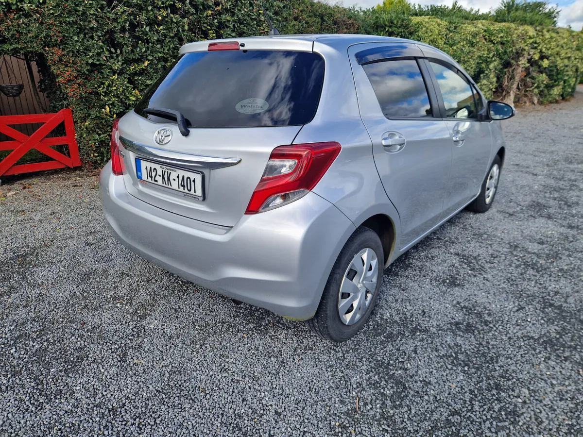 Toyota Vitz AUTOMATIC 2014 - Image 4
