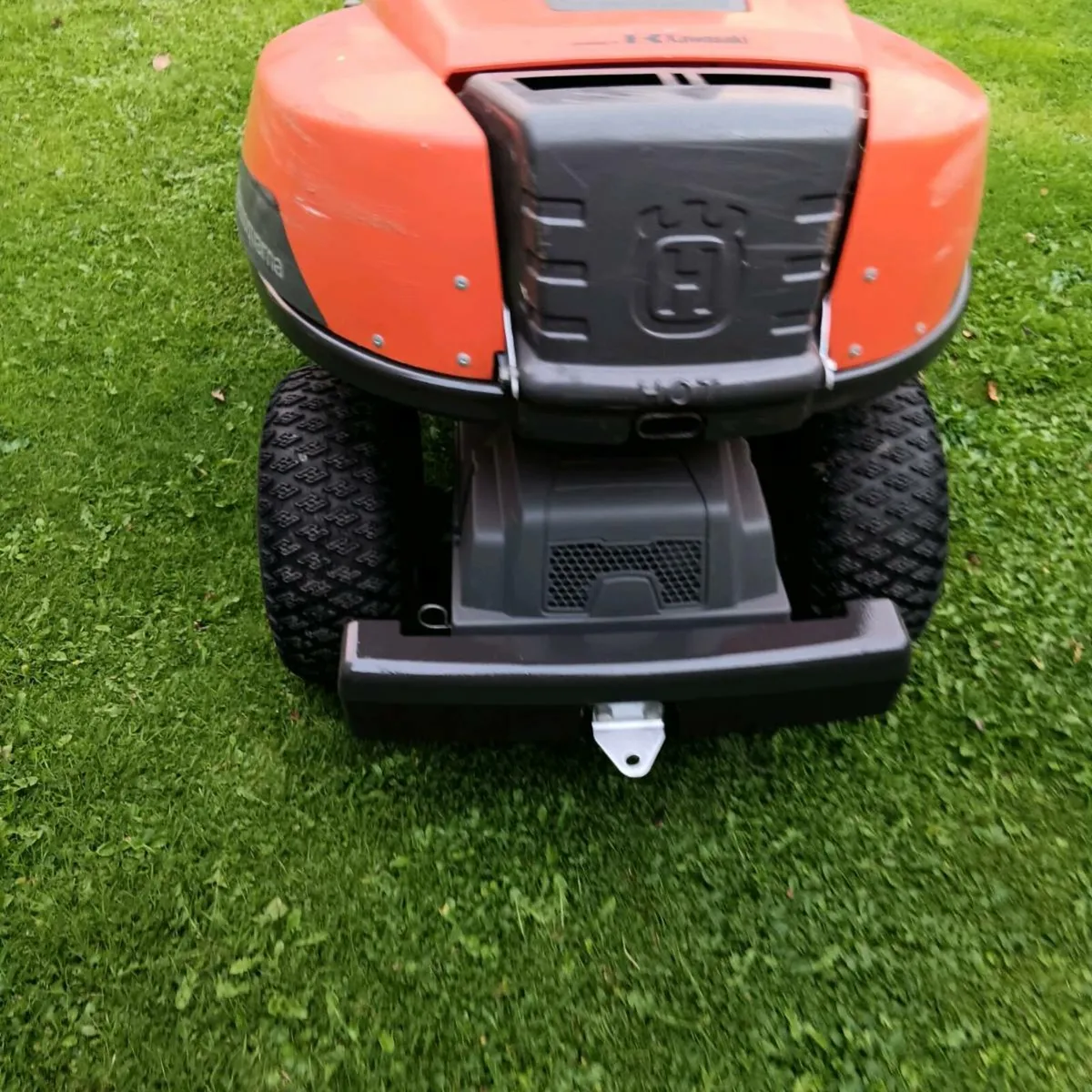 Husqvarna 103 combi Rider Twin Cylinder engine - Image 4