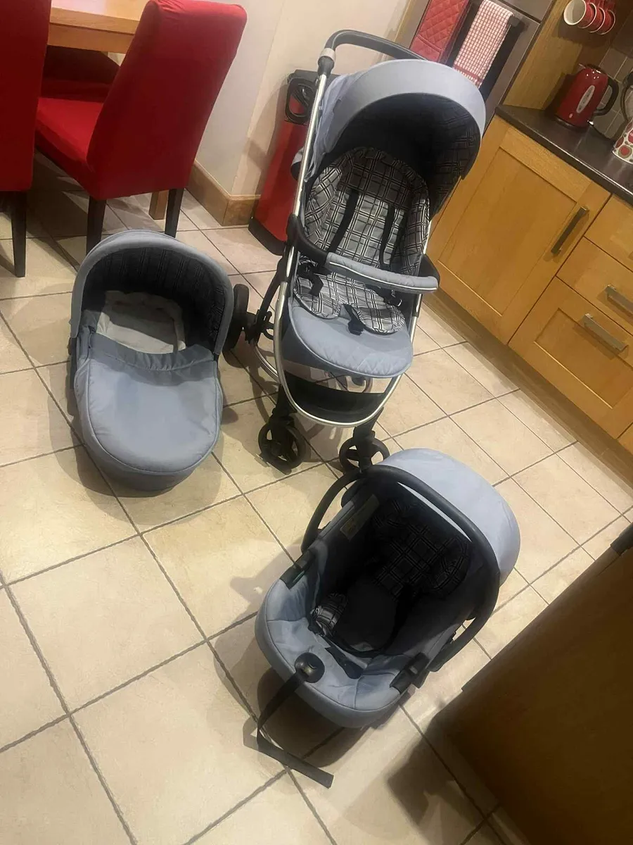 Baby travel system - Image 1