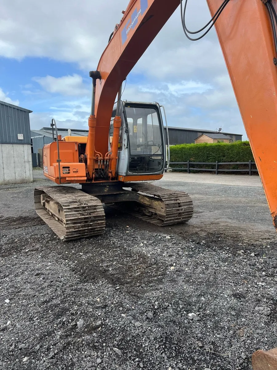 Hitachi EX135 Digger for sale - Image 1