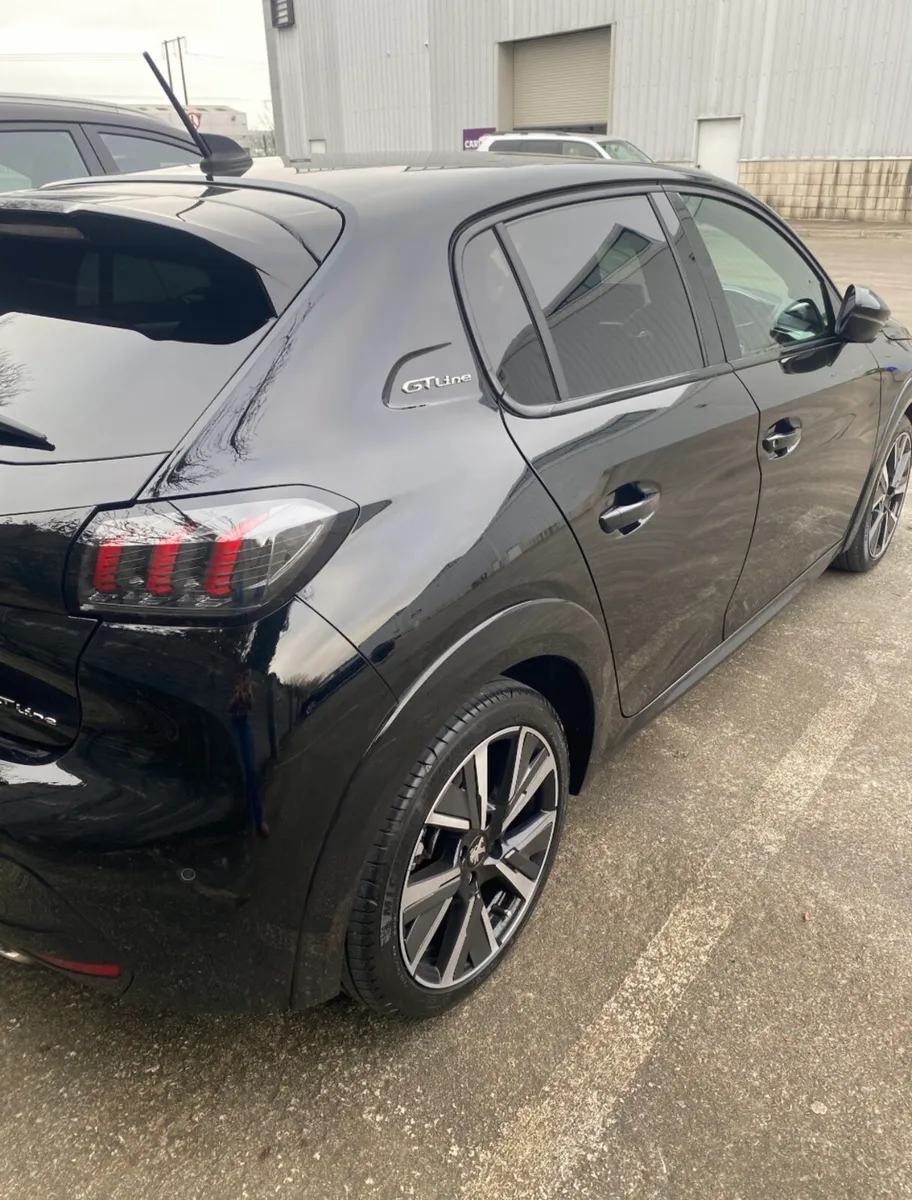 Peugeot 208 GT Line - Image 2