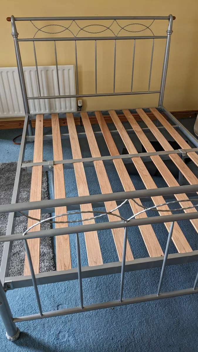 Bed - Image 1