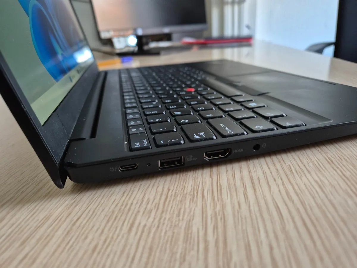 Lenovo ThinkPad - Image 2