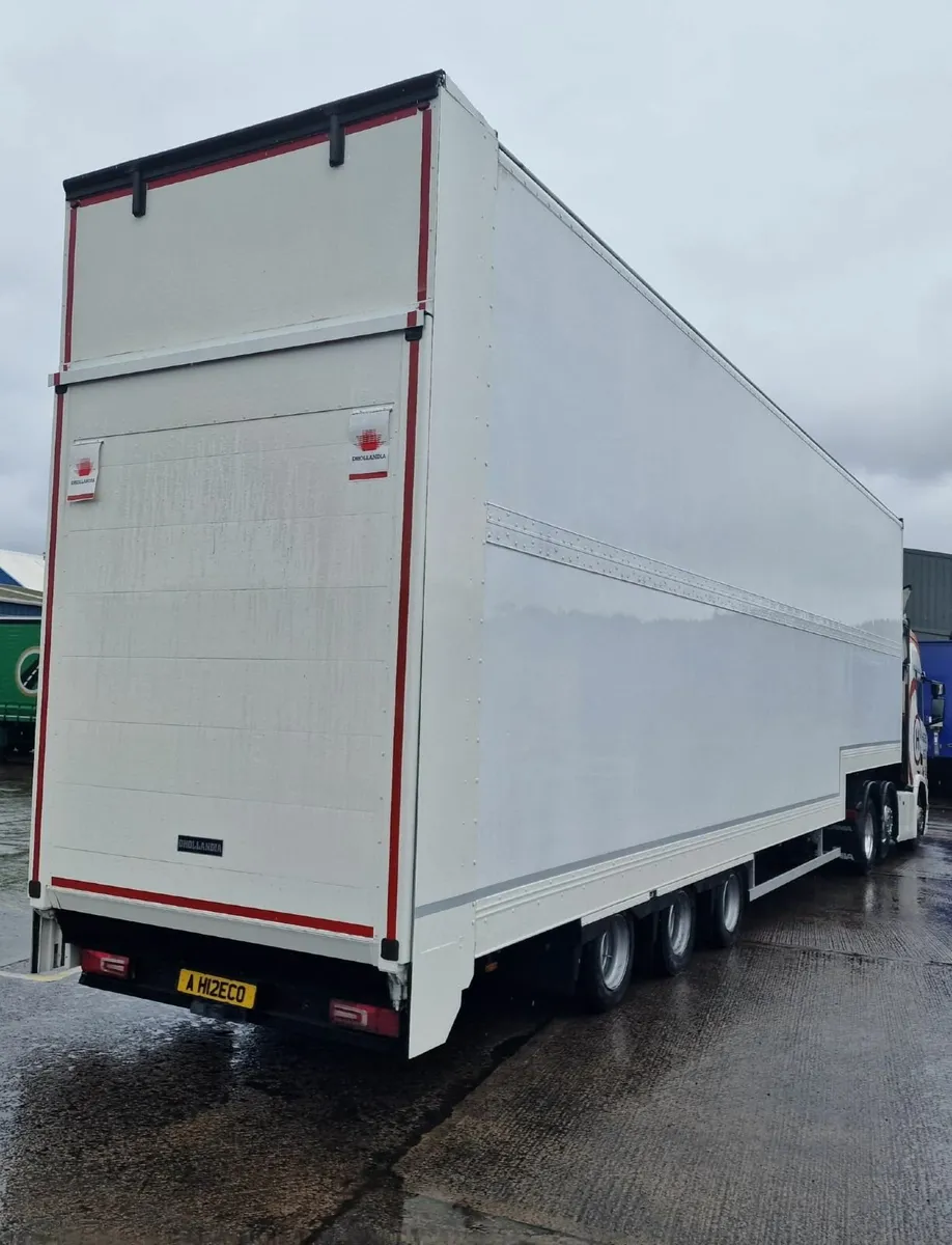 Double deck box vans - Choice available - Image 4