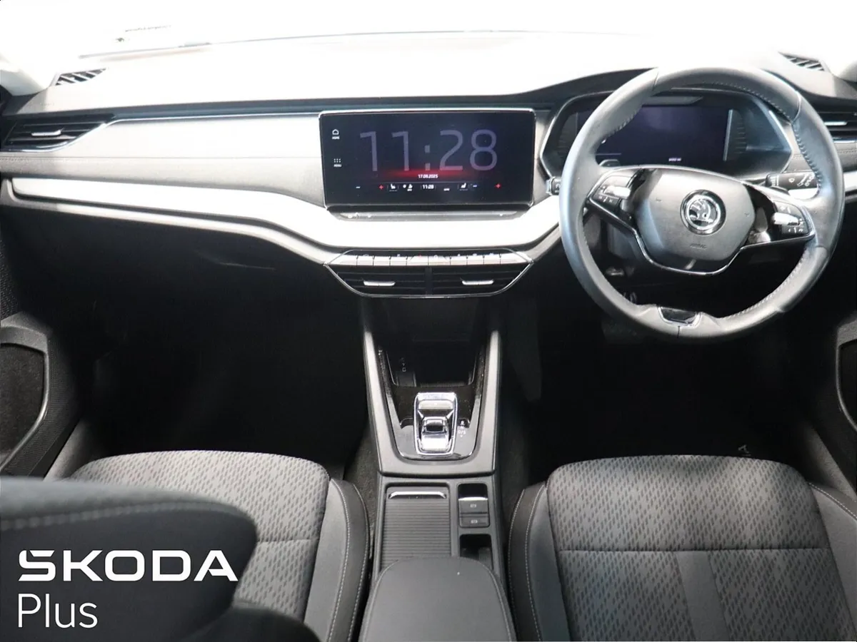 Skoda Octavia 2.0 TDI DSG STYLE - Image 2