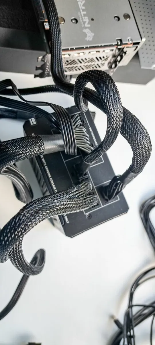 Sapphire RX 9070 Nitro+ 16GB + Corsair RM850e PSU - Image 3