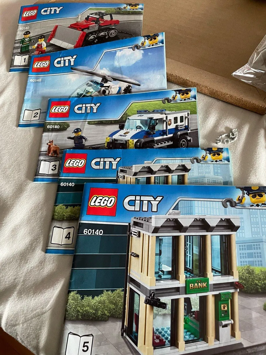 Lego city bank - Image 1