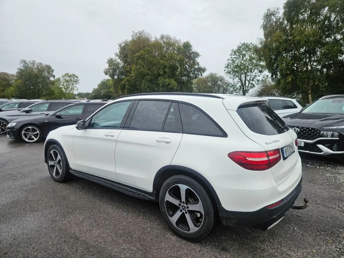 Mercedes-Benz GLC 220 d 4mati Auto - Image 3