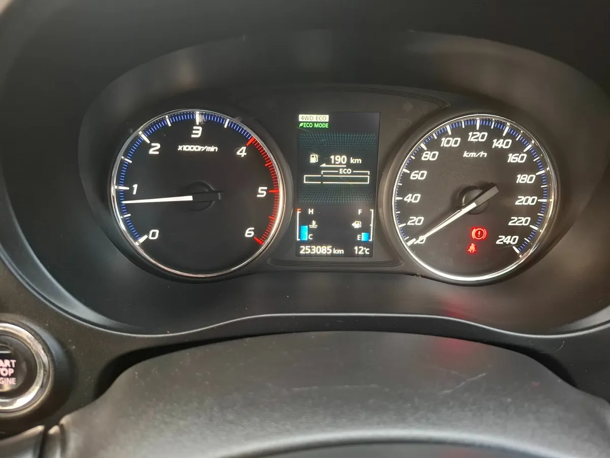 Mitsubishi Outlander 2016 - Image 2