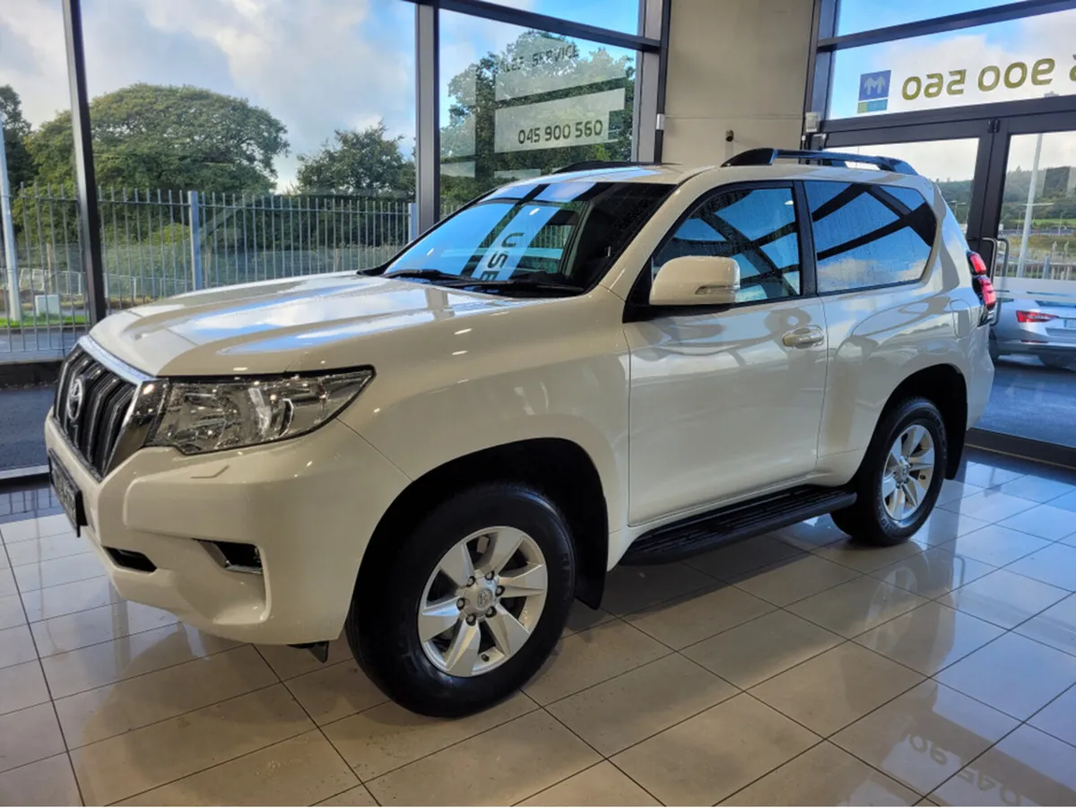 Toyota Land Cruiser SWB  AUTO 2DR - Image 1