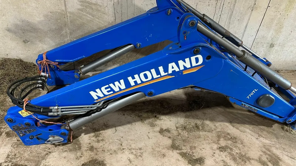New Holland TL770 front end loader. - Image 2
