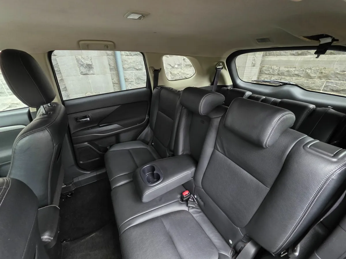 Mitsubishi Outlander 2016 2.2 DI-D 4WD 7 Seater - Image 4