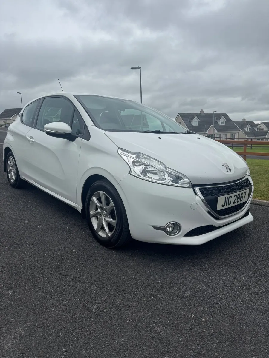 Peugeot 208 2014 - Image 2
