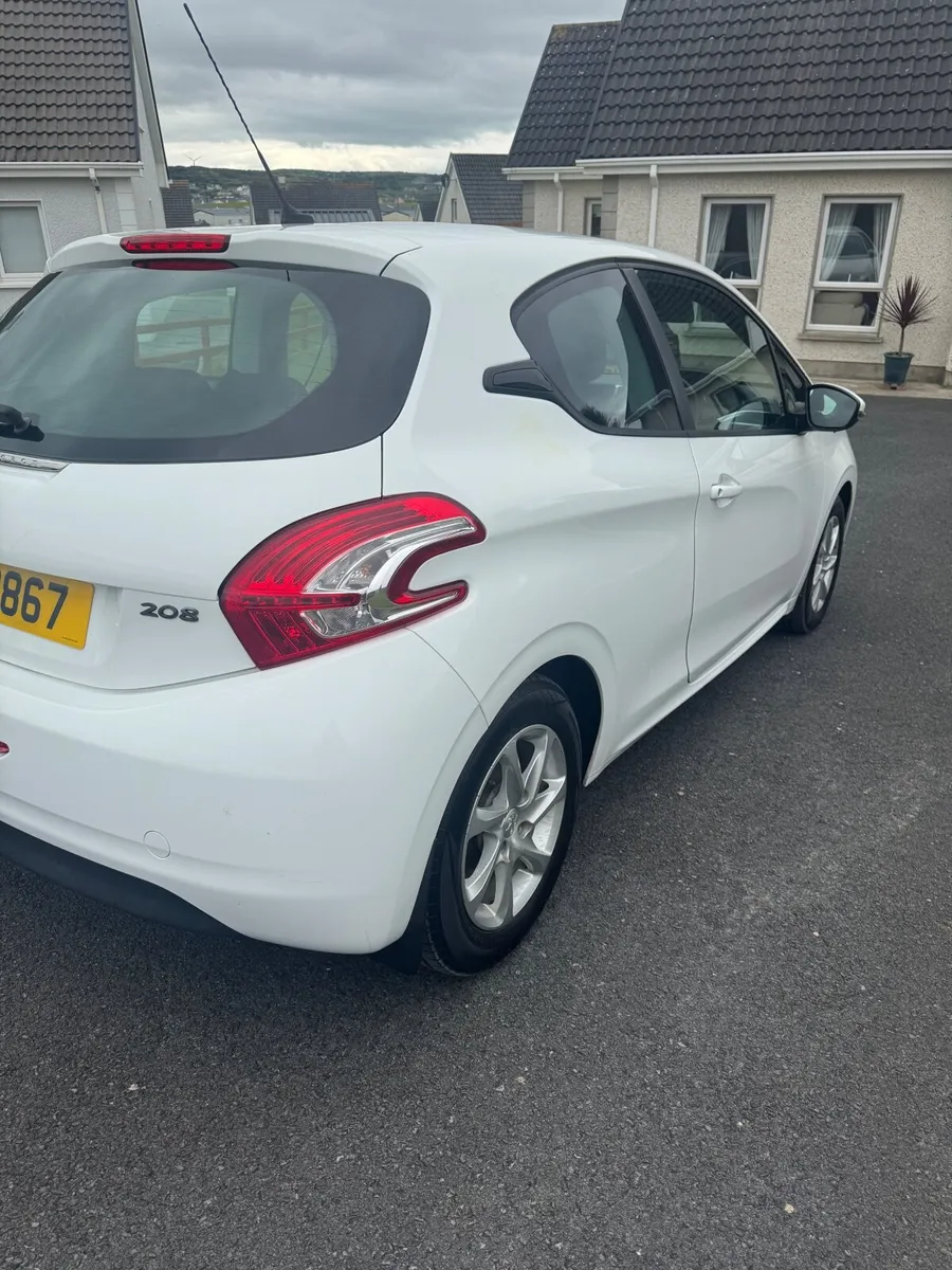 Peugeot 208 2014 - Image 3