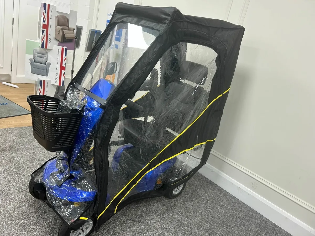 Pre-Owned Komfy 8 with Canopy Mobility Scooter - Image 3