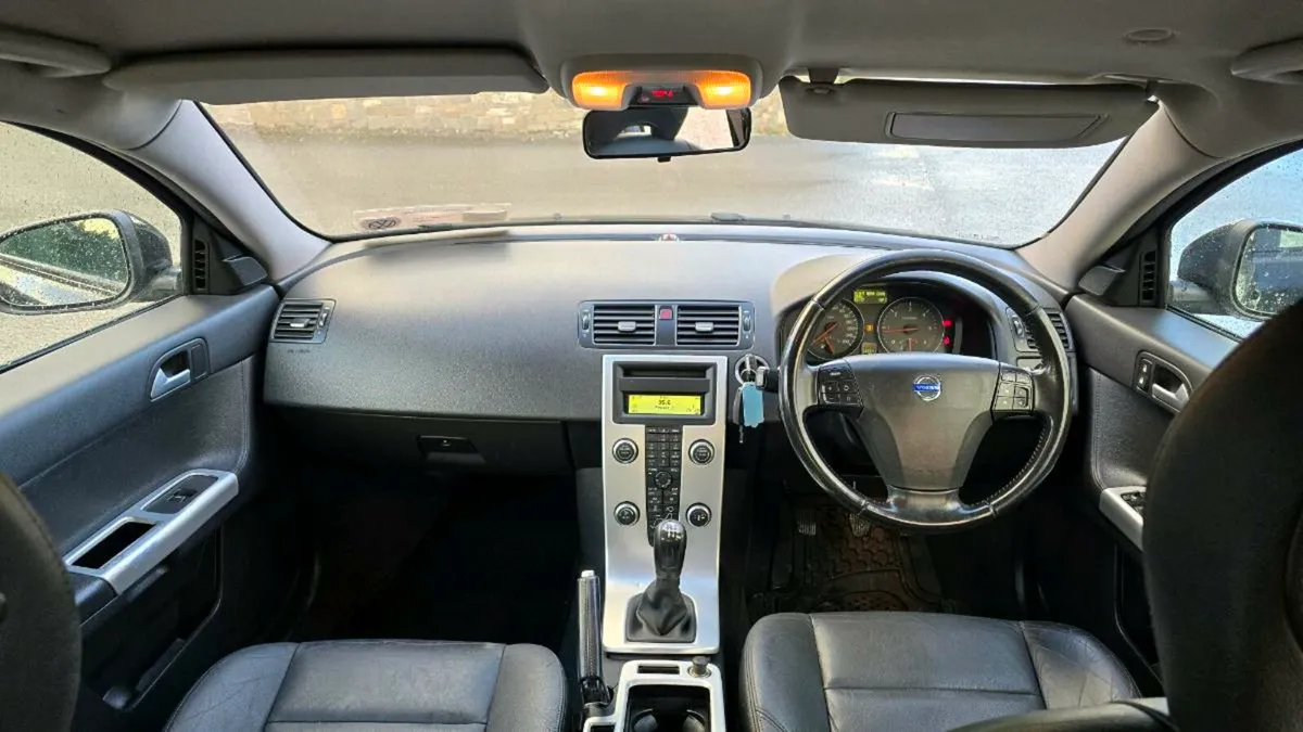 2012 Volvo S40 1.6 diesel manual - Image 2