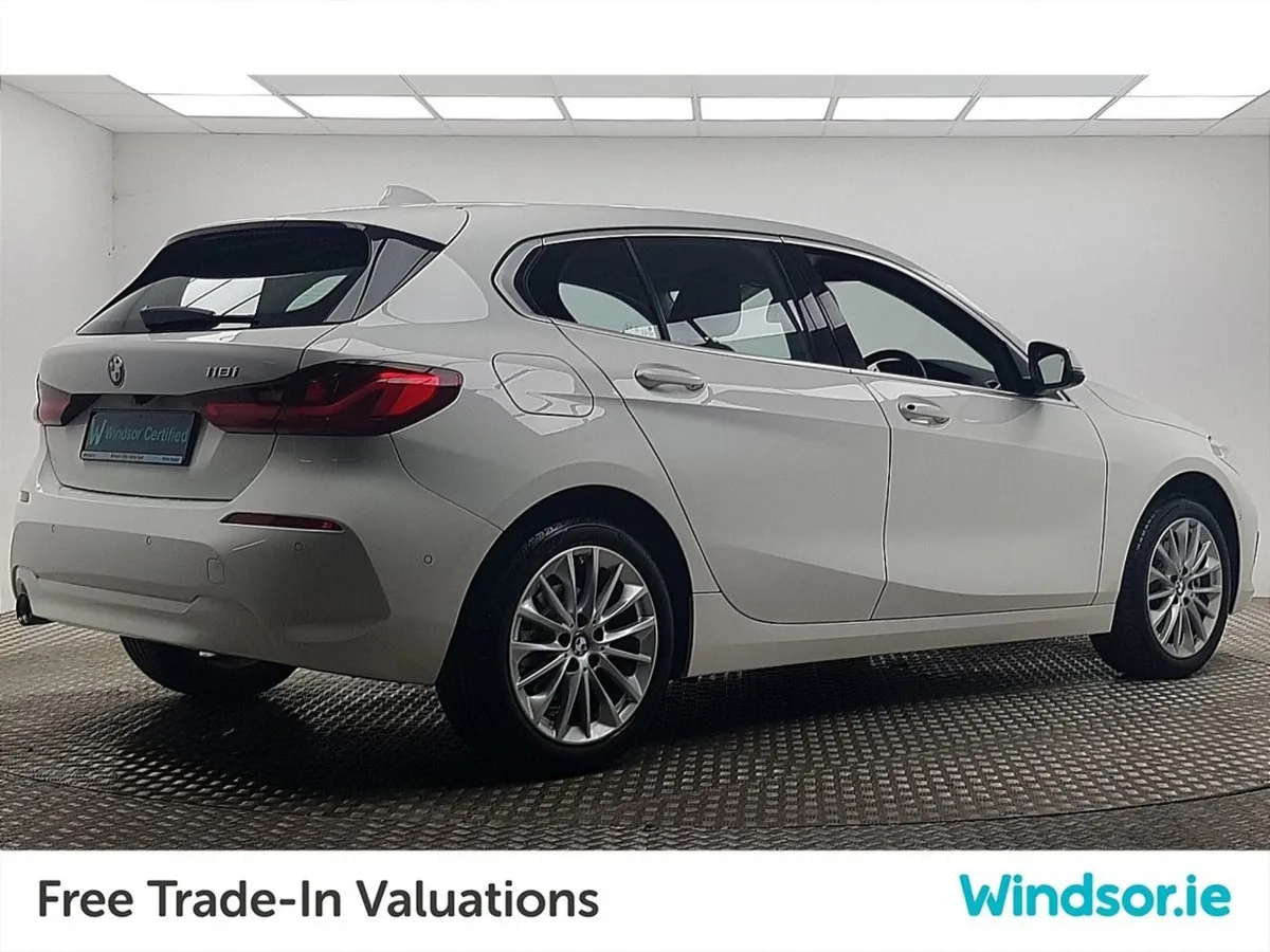 BMW 1 Series 118i Automatic SE Plus - Image 3