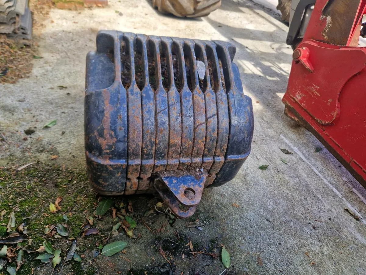 Landini weight block - Image 1