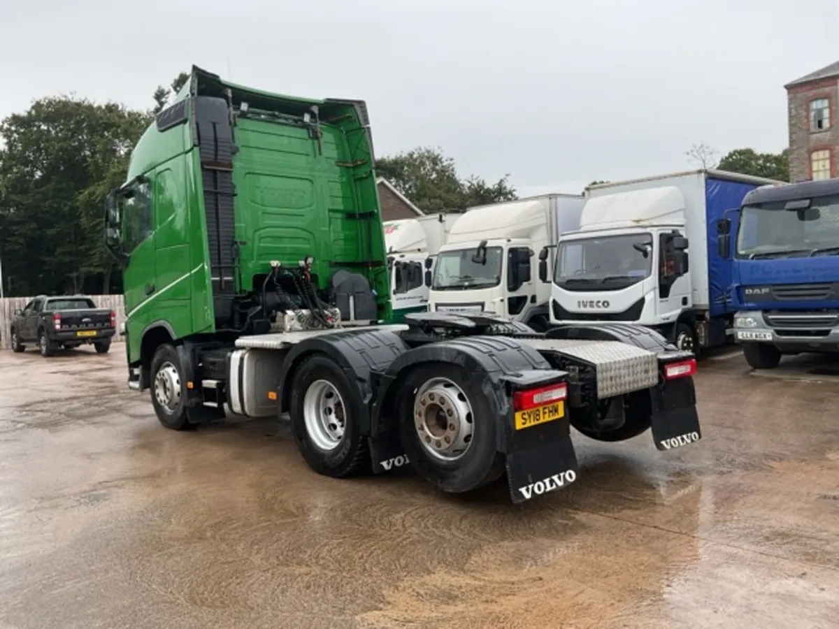 2018 Volvo FH500 6x2 Lift Axle - Image 4