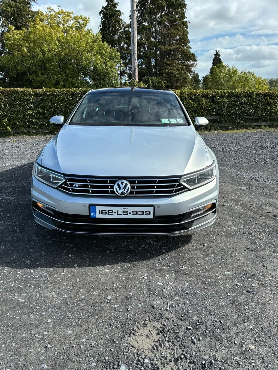 VW Passat *R-Line* - Image 4
