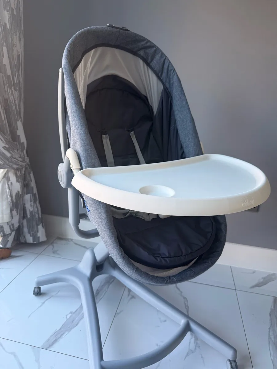 Chicco Hug 4-in-1 - Image 1