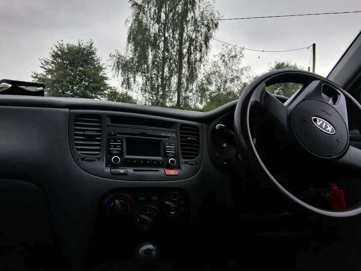 Kia Rio 2010 new nct  full service history - Image 4