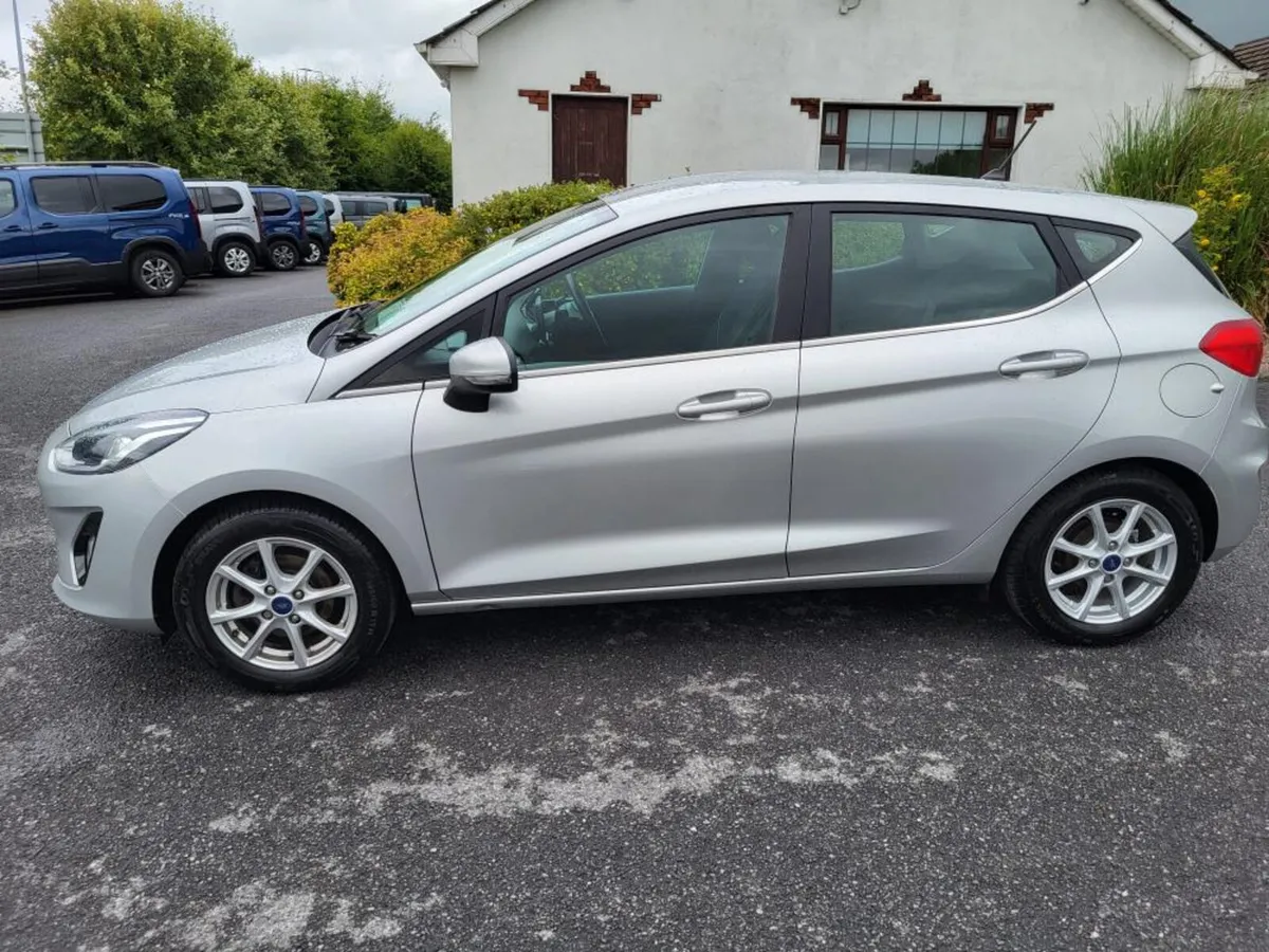 Ford Fiesta low mileage 2018 - Image 4