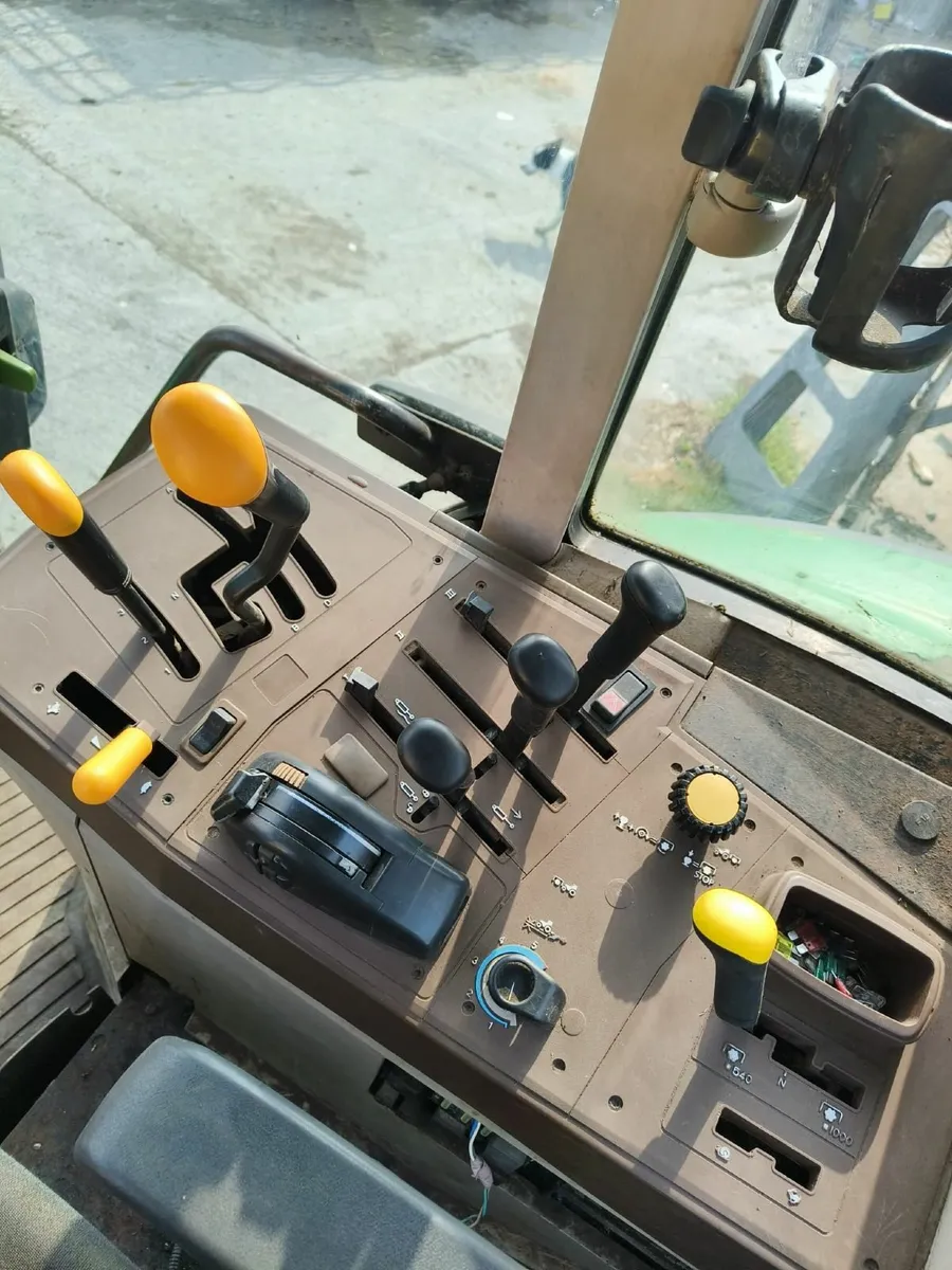 John Deere 6520 - Image 2