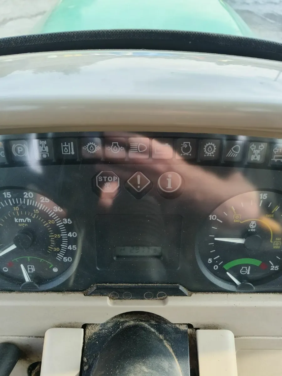 John Deere 6520 - Image 3