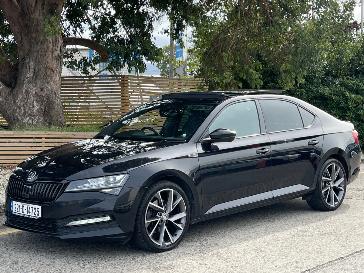 2022 Skoda Superb..sport line..2 keys..sunroof - Image 3