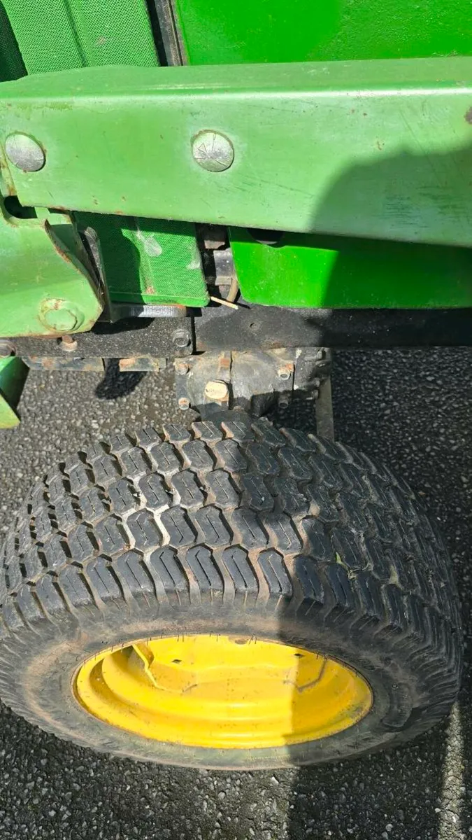 John Deere Compact Tractor - Image 4