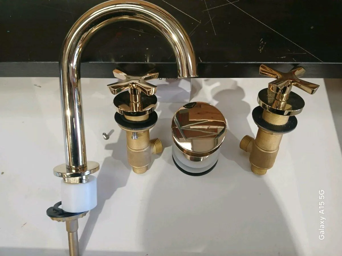 Brand new gold tap - Image 1