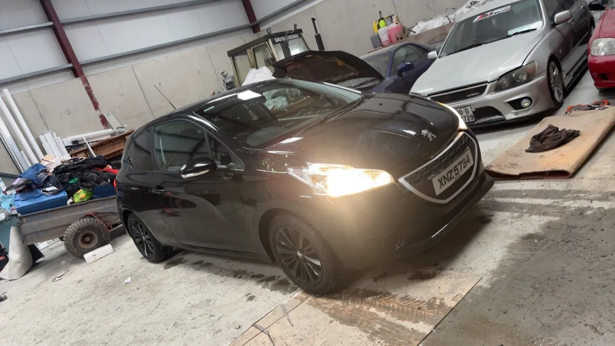 Peugeot 208 - Image 4