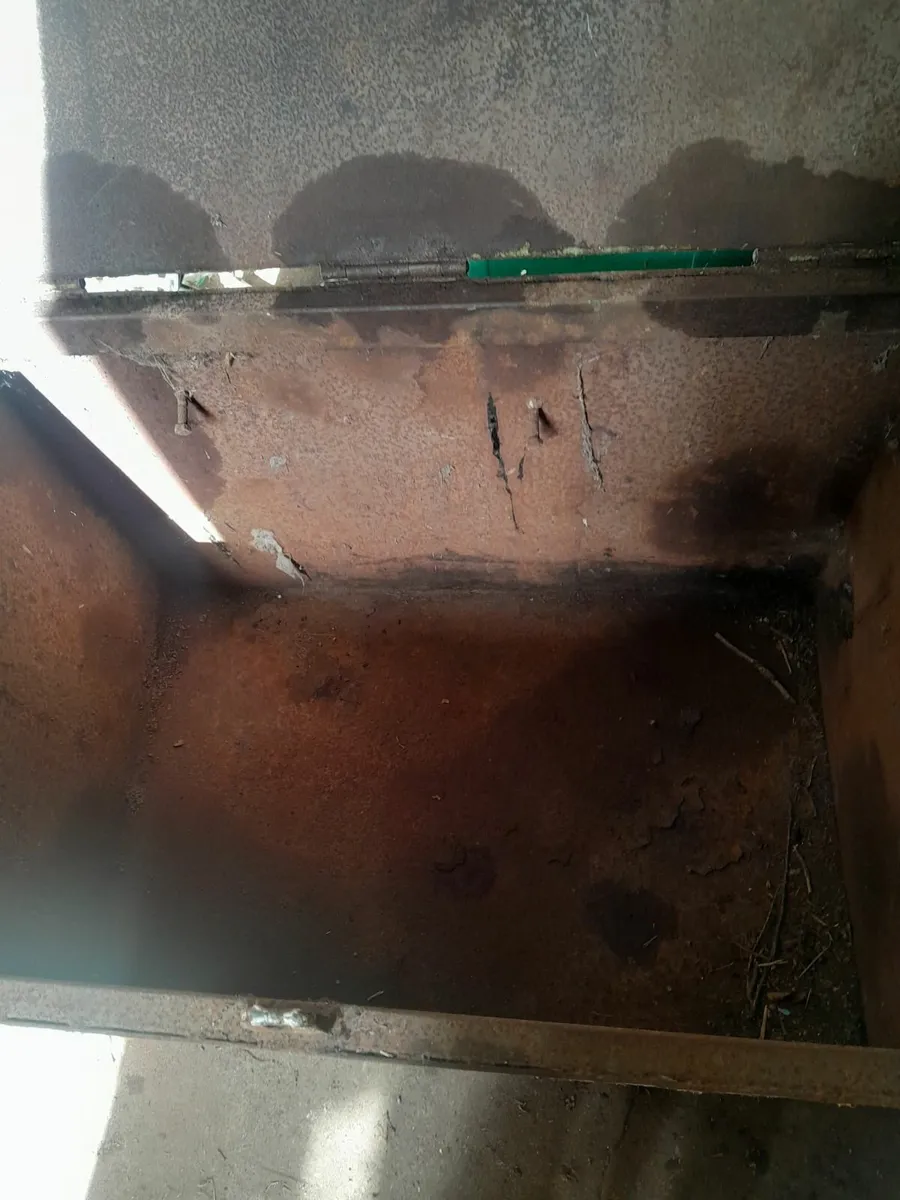 Heavy steel tool box - Image 2