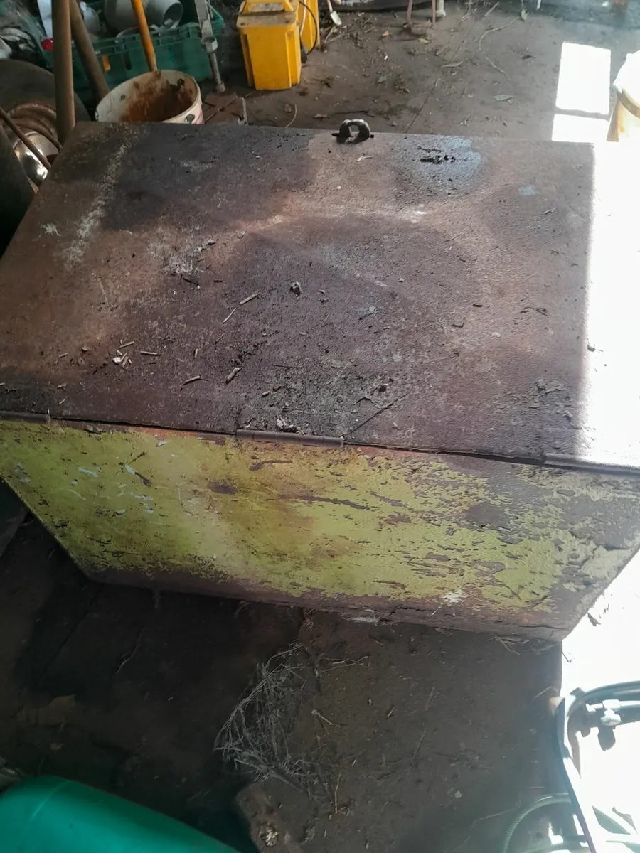 Heavy steel tool box - Image 3