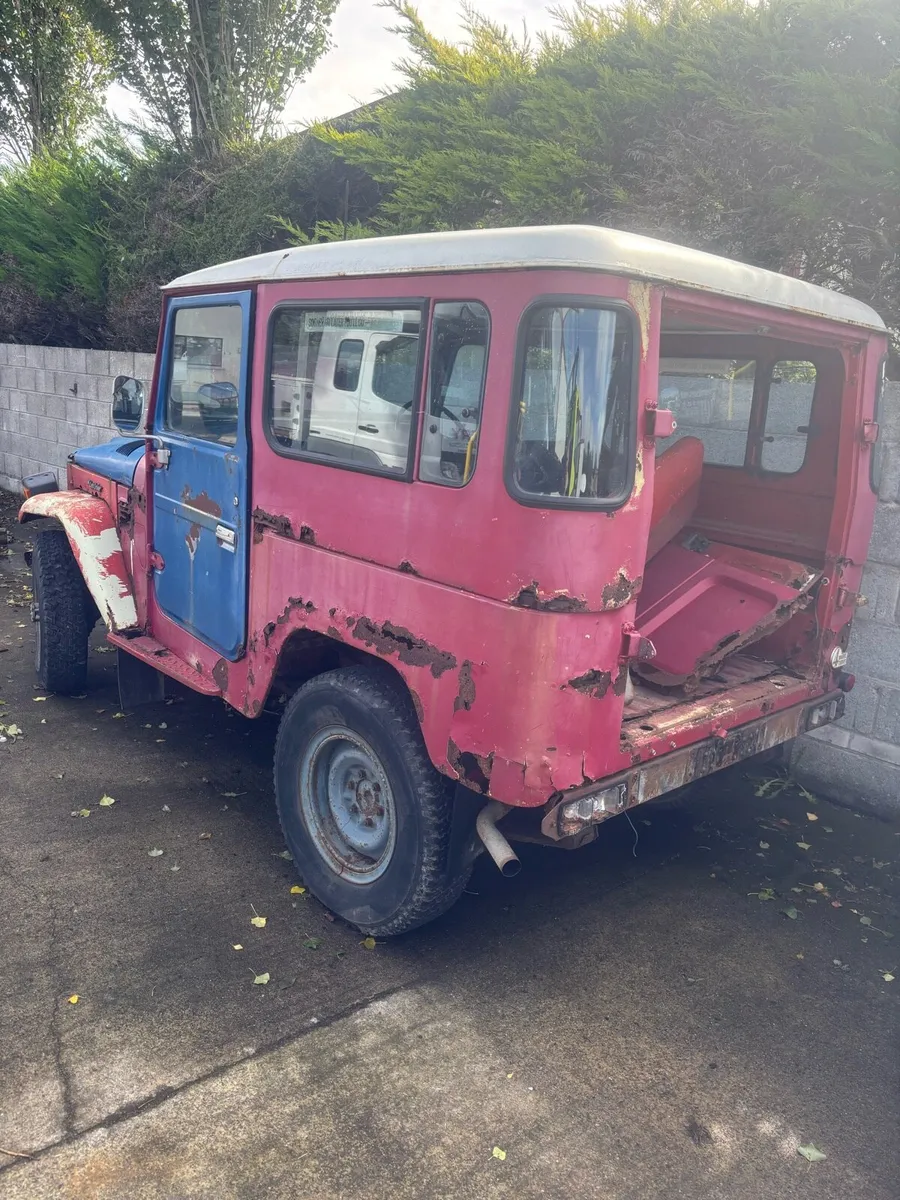 B j Land cruiser - Image 3