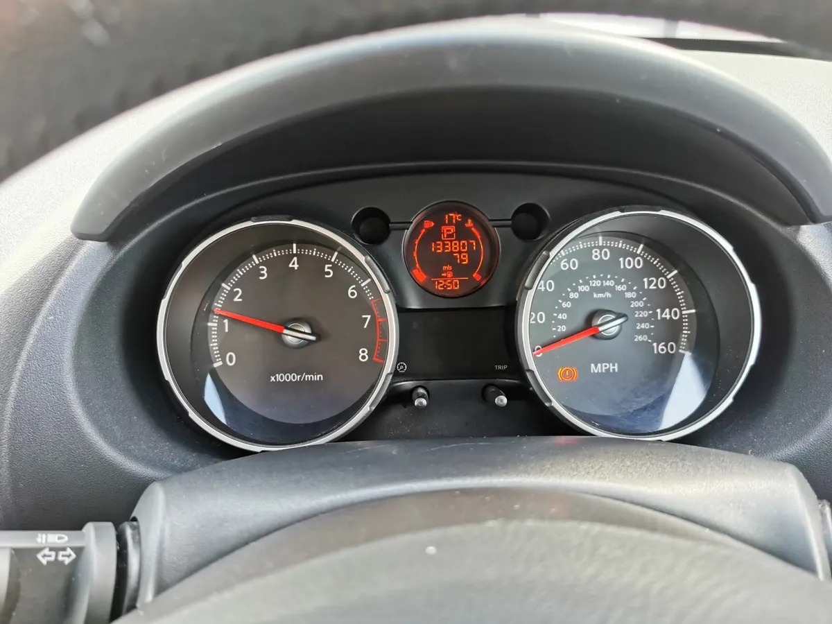 Nissan Qashqai 2009 AUTO CVT 2.0L - Image 3