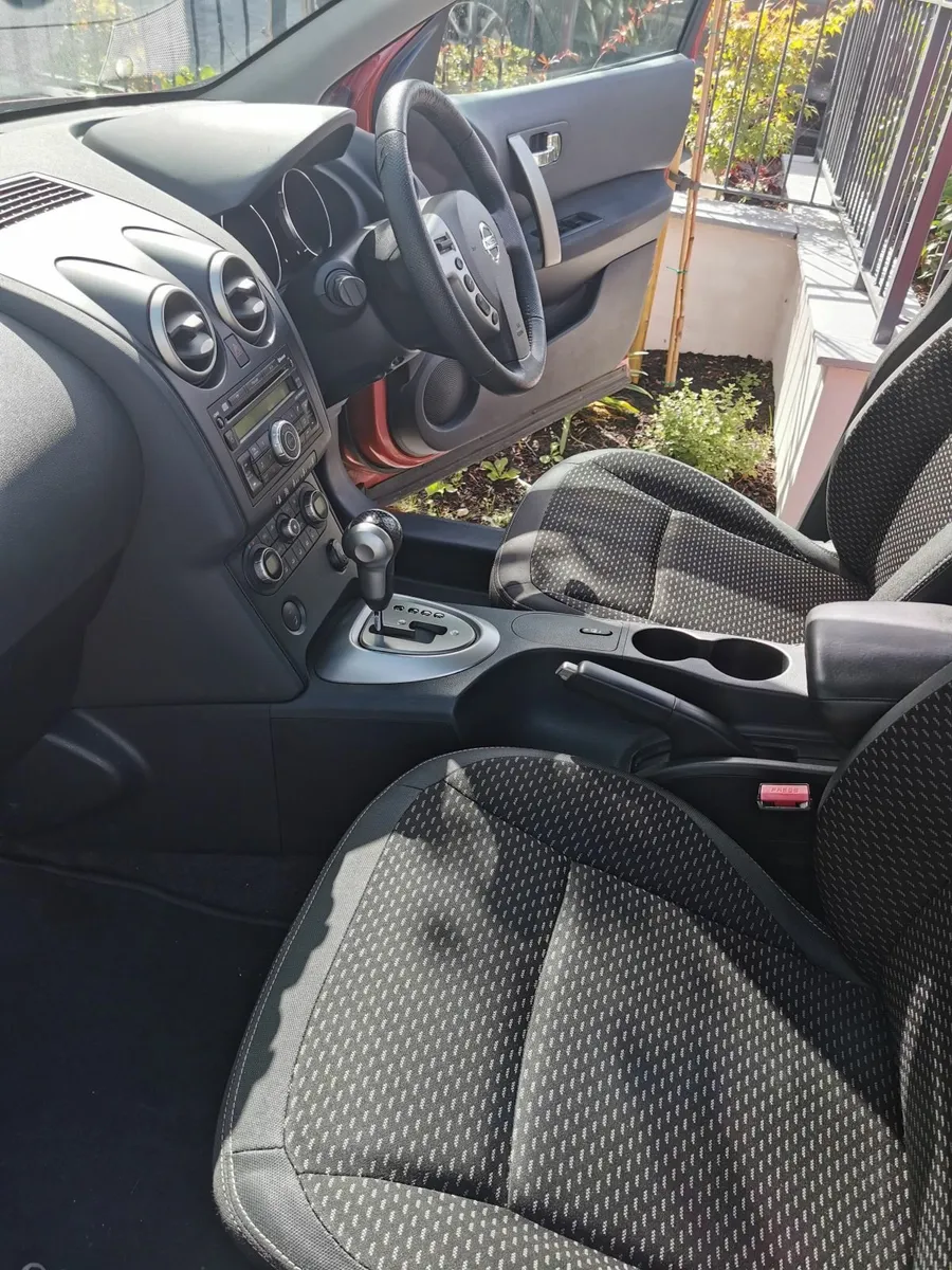 Nissan Qashqai 2009 AUTO CVT 2.0L - Image 4