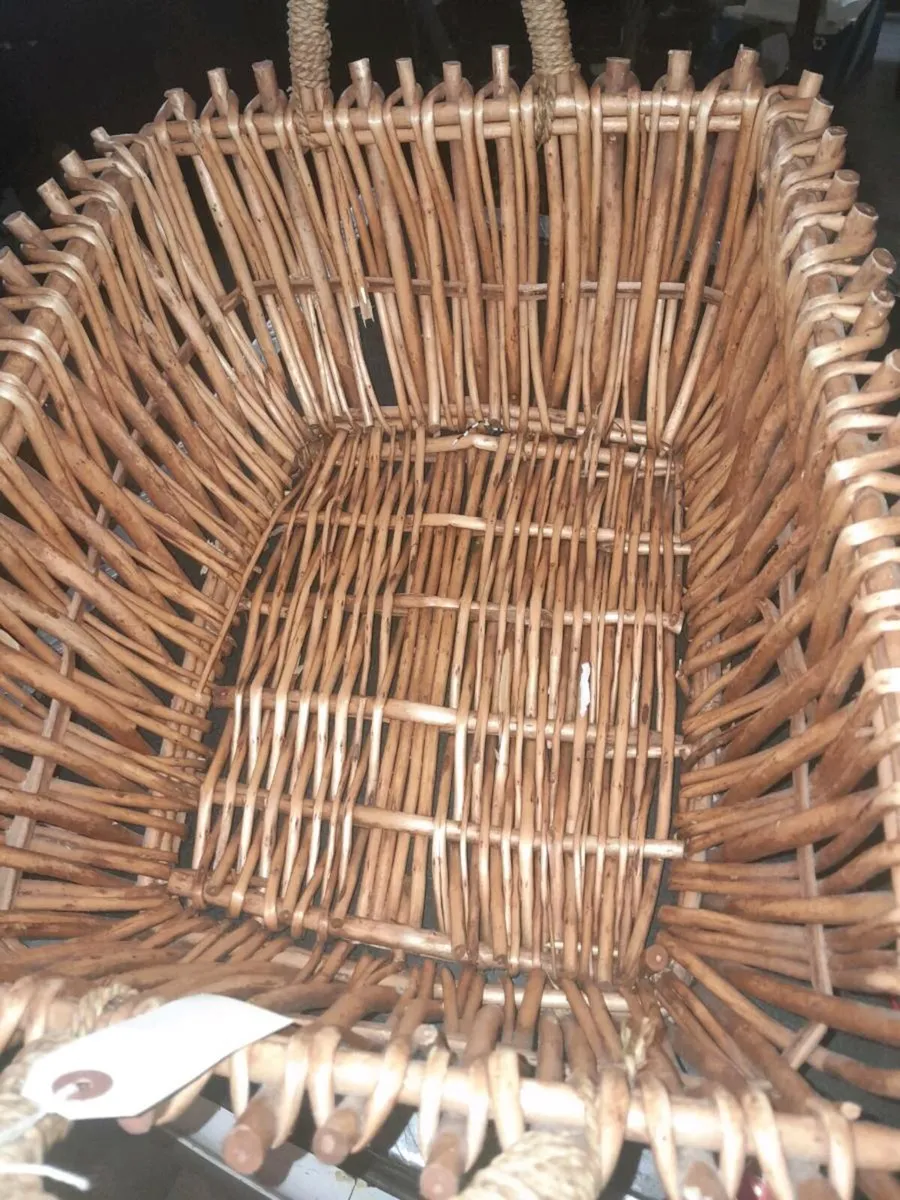 Large ,sturdy willow woven basket - Image 3
