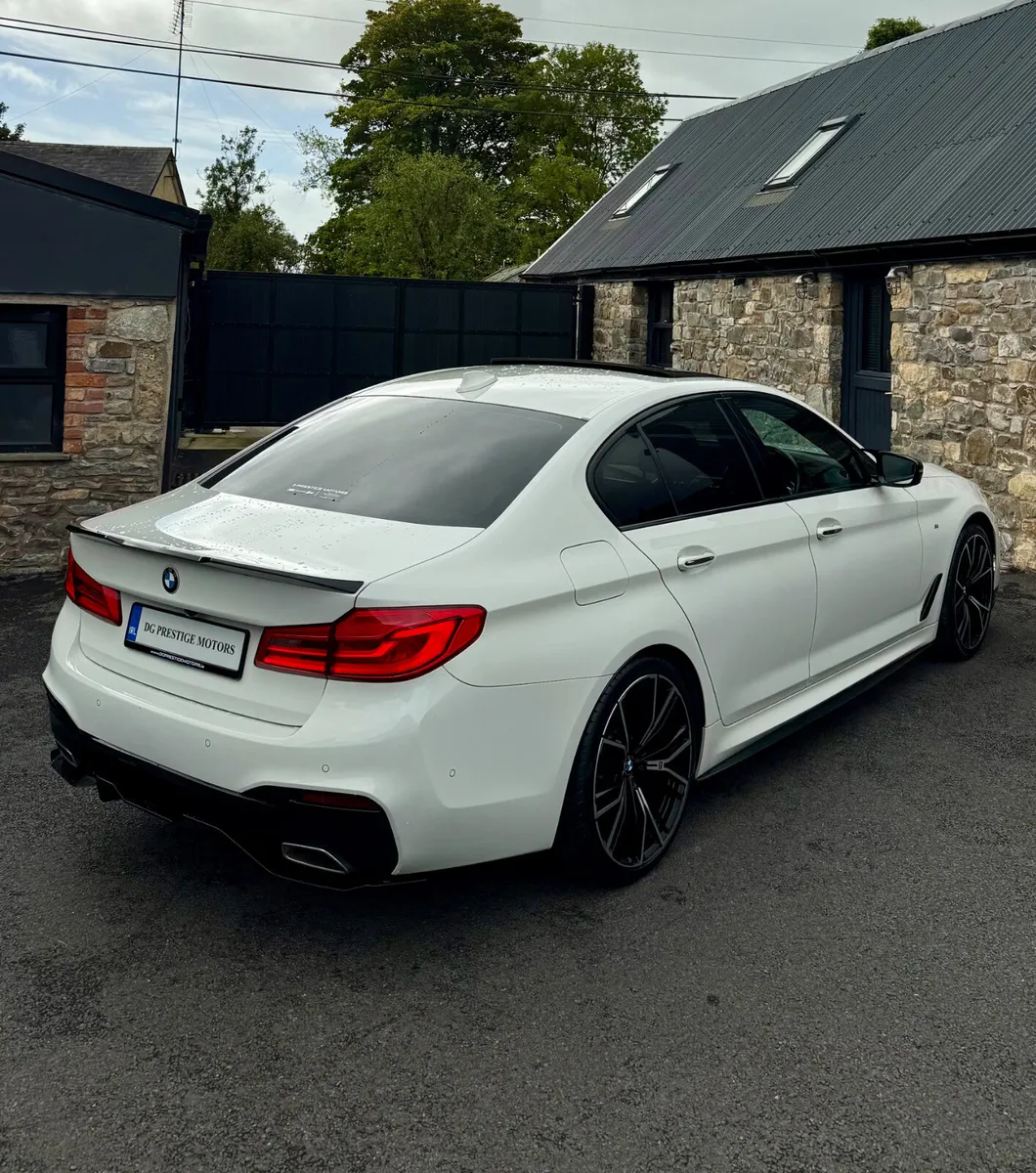 2017 BMW 5 SERIES M SPORT AUTO SUNROOF - Image 3