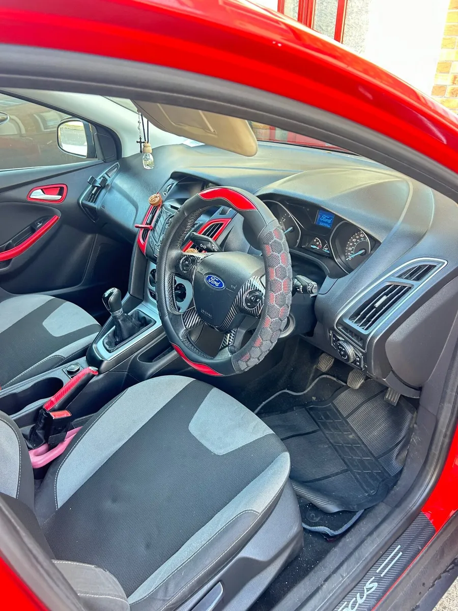 Ford Focus 2013 - Image 3