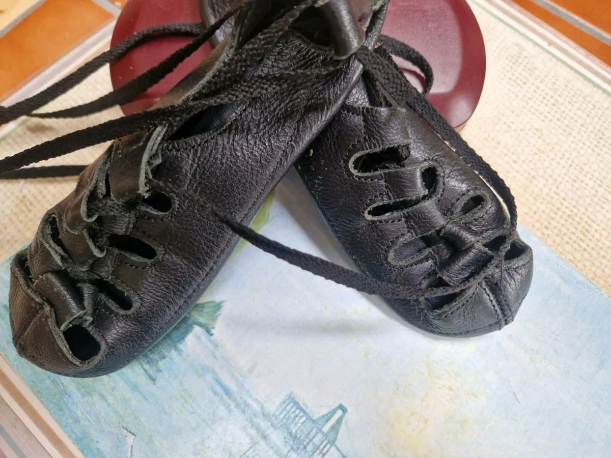 Irish dancing pomps - Image 1