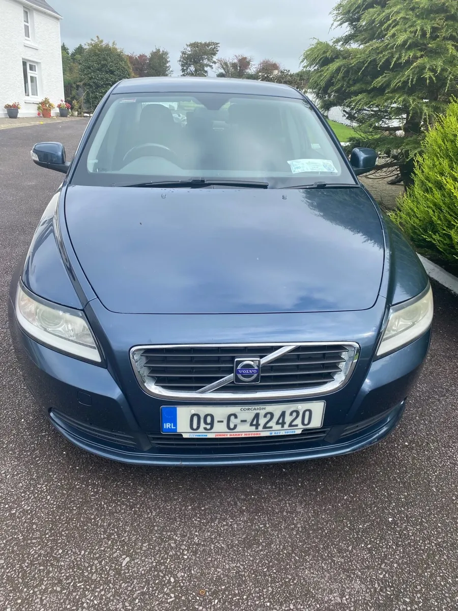 Volvo S40 2009 - Image 1