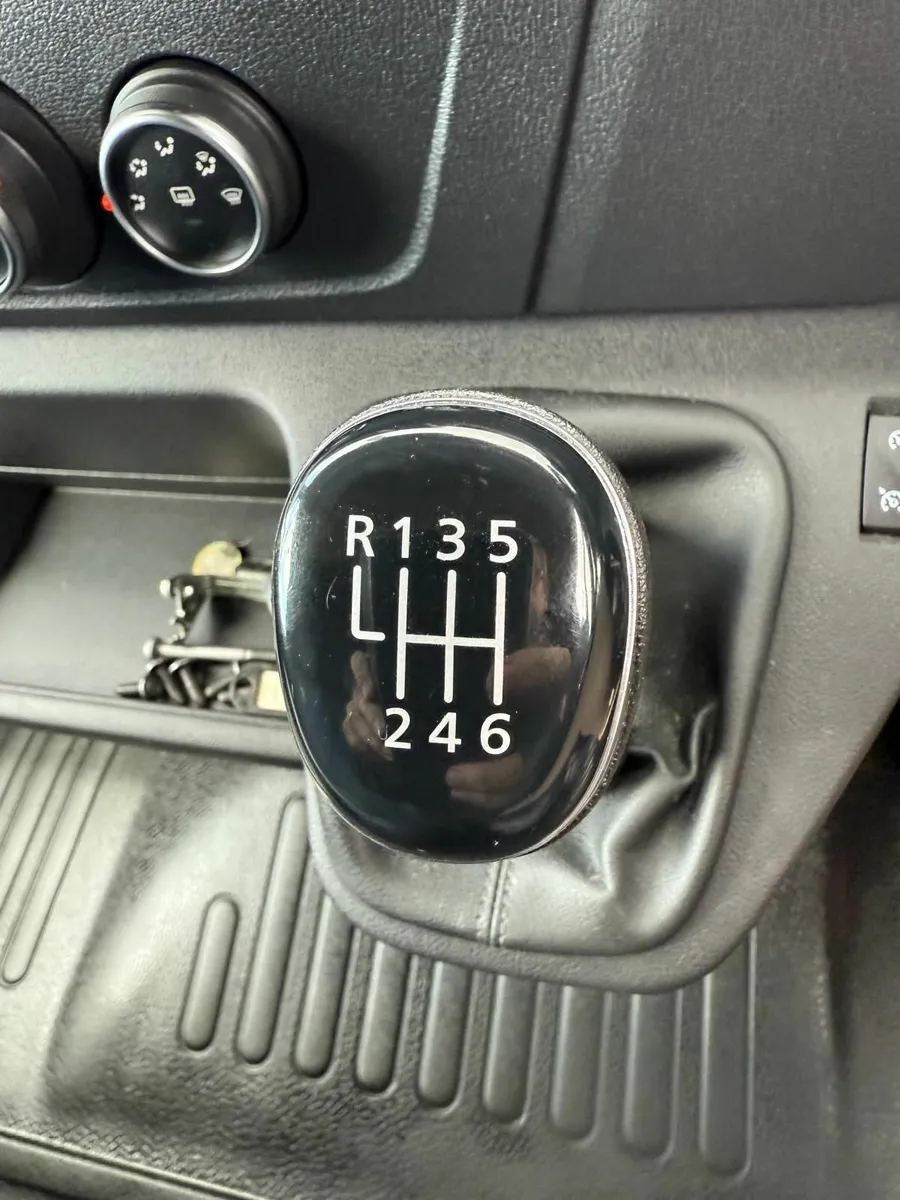 2020 Renault master stx - Image 4