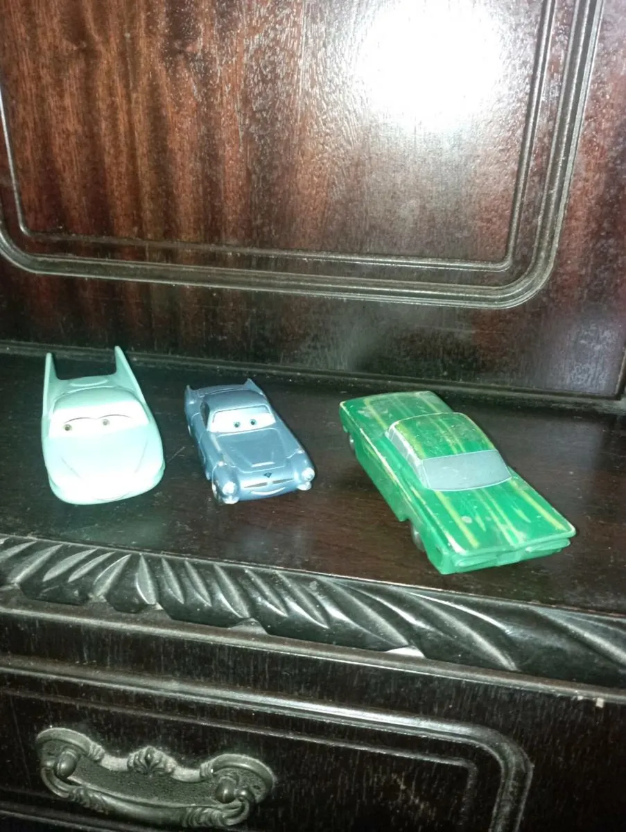 DISNEY PIXAR 3 CAR FINN MODLES - Image 1